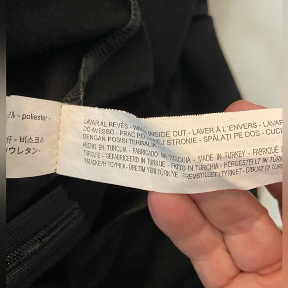 Zara S Fitted Dress Black Floral Plaid 
Back zip 
Long sleeve 
Modest yet sexy - Picture 7 of 7